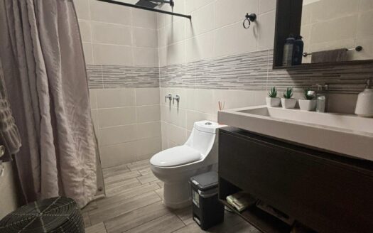 Casa en Venta en Paraíso, Cartago – Lote 1.700 m² y Vista al Valle de Orosi Cod. 138216