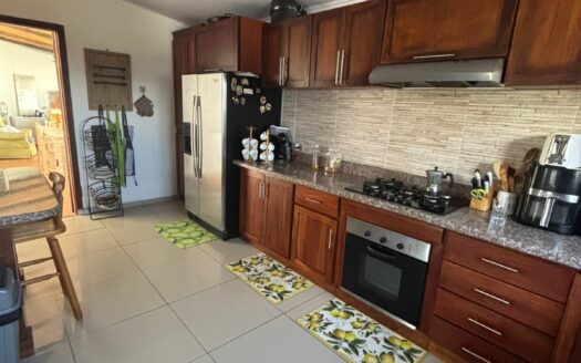 Casa en Venta en Paraíso, Cartago – Lote 1.700 m² y Vista al Valle de Orosi Cod. 138216