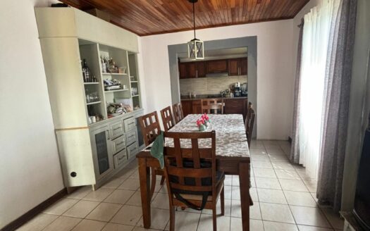 Casa en Venta en Paraíso, Cartago – Lote 1.700 m² y Vista al Valle de Orosi Cod. 138216