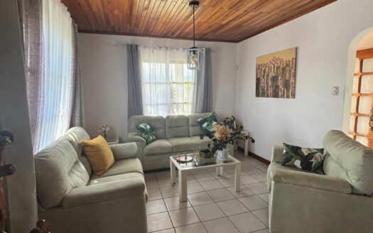 Casa en Venta en Paraíso, Cartago – Lote 1.700 m² y Vista al Valle de Orosi Cod. 138216