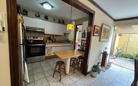 La Casa que buscas en condominio está aquí en Bello Horizonte, Escazú – Seguridad, confort y exclusividad, Cód 139470