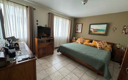 La Casa que buscas en condominio está aquí en Bello Horizonte, Escazú – Seguridad, confort y exclusividad, Cód 139470