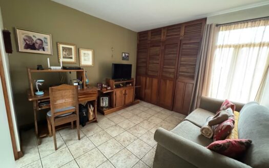 La Casa que buscas en condominio está aquí en Bello Horizonte, Escazú – Seguridad, confort y exclusividad, Cód 139470