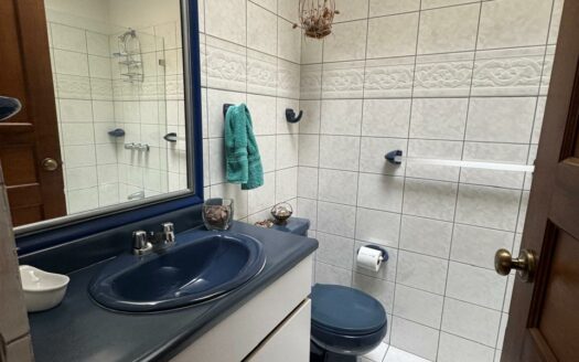 La Casa que buscas en condominio está aquí en Bello Horizonte, Escazú – Seguridad, confort y exclusividad, Cód 139470