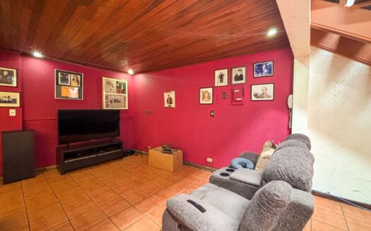 🏡 Casa con 5 Apartamentos en Venta en San Pedro, Ideal para Vivir y Generar Ingresos cod.139106