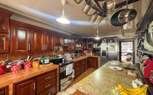 🏡 Casa con 5 Apartamentos en Venta en San Pedro, Ideal para Vivir y Generar Ingresos cod.139106