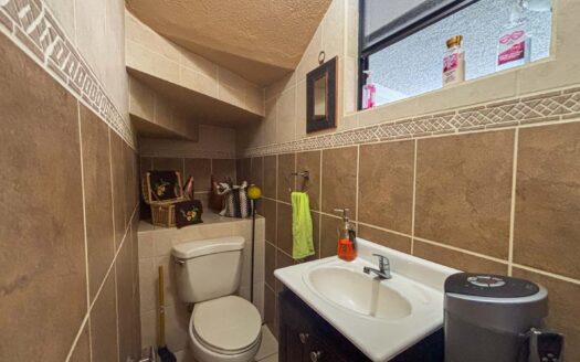 🏡 Casa con 5 Apartamentos en Venta en San Pedro, Ideal para Vivir y Generar Ingresos cod.139106