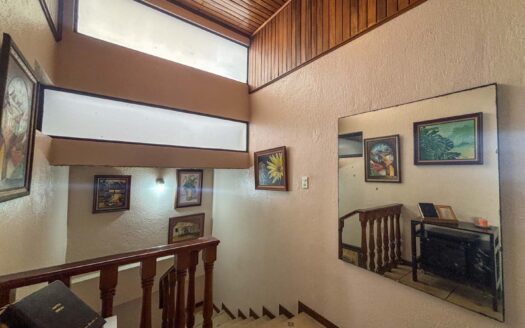 🏡 Casa con 5 Apartamentos en Venta en San Pedro, Ideal para Vivir y Generar Ingresos cod.139106