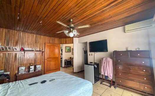 🏡 Casa con 5 Apartamentos en Venta en San Pedro, Ideal para Vivir y Generar Ingresos cod.139106