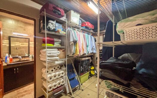 🏡 Casa con 5 Apartamentos en Venta en San Pedro, Ideal para Vivir y Generar Ingresos cod.139106