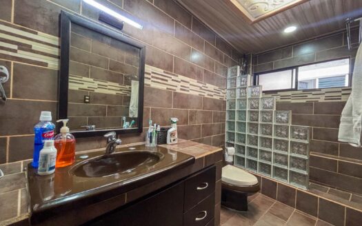 🏡 Casa con 5 Apartamentos en Venta en San Pedro, Ideal para Vivir y Generar Ingresos cod.139106