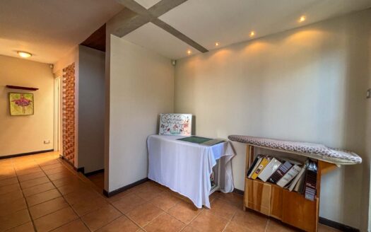 🏡 Venta de Casa en 1 Planta – Uso de Suelo Mixto – Montes de Oca, cerca de la UCR cod.139304