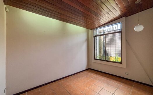 🏡 Venta de Casa en 1 Planta – Uso de Suelo Mixto – Montes de Oca, cerca de la UCR cod.139304