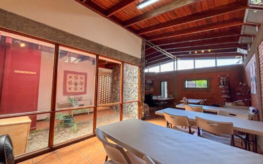 🏡 Venta de Casa en 1 Planta – Uso de Suelo Mixto – Montes de Oca, cerca de la UCR cod.139304