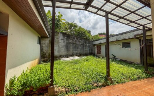 🏡 Venta de Casa en 1 Planta – Uso de Suelo Mixto – Montes de Oca, cerca de la UCR cod.139304