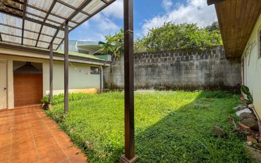 🏡 Venta de Casa en 1 Planta – Uso de Suelo Mixto – Montes de Oca, cerca de la UCR cod.139304