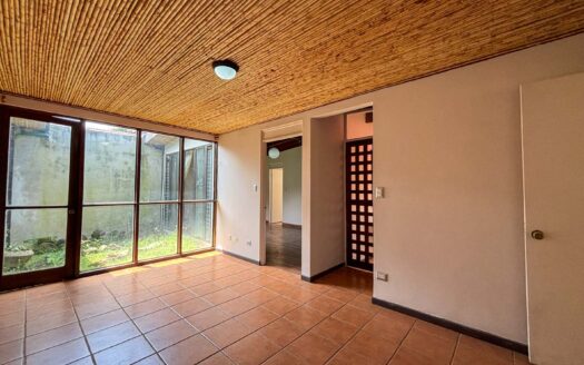 🏡 Venta de Casa en 1 Planta – Uso de Suelo Mixto – Montes de Oca, cerca de la UCR cod.139304