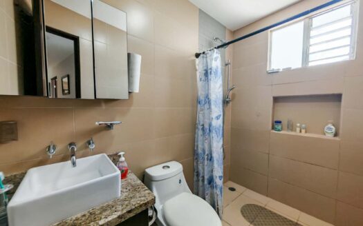 Casa en venta en Sabanilla, con ascensor y amplios espacios en condominio cod.139590