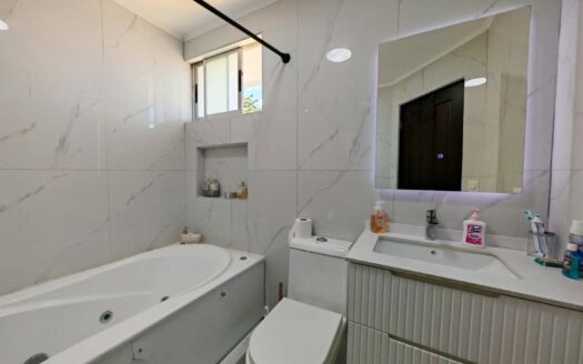 Casa en venta en Sabanilla, con ascensor y amplios espacios en condominio cod.139590