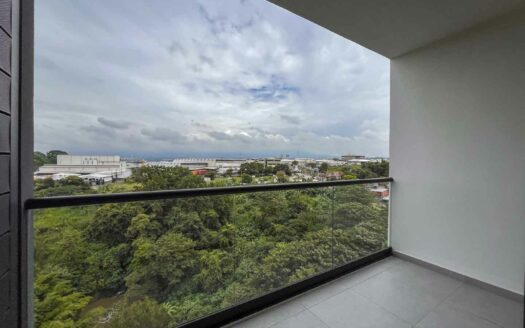 Apartamento en alquiler en La Sabana, piso 13 con vistas impresionantes COD#138444