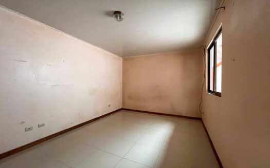 Casa en venta en Lomas de San Antonio, Desamparados, 2 habitaciones – Remate bancario con seguridad 24/7 COD#138386