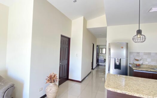 ¡OPORTUNIDAD! Apartamento en Venta en Condominio en Desamparados de Alajuela, con Vista a las Montañas. COD. 139704