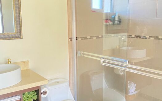 ¡OPORTUNIDAD! Apartamento en Venta en Condominio en Desamparados de Alajuela, con Vista a las Montañas. COD. 139704