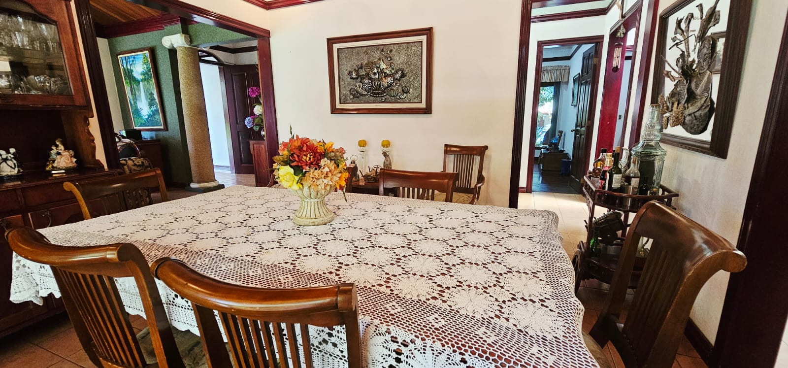 ¡USO DE SUELO MIXTO! Hermosa quinta en venta en El Roble con amplio terreno de 8.963 m2 y linda casa de una planta. COD. 138838