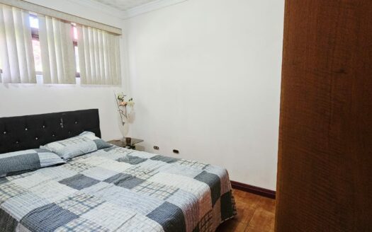 ¡USO DE SUELO MIXTO! Hermosa quinta en venta en El Roble con amplio terreno de 8.963 m2 y linda casa de una planta. COD. 138838