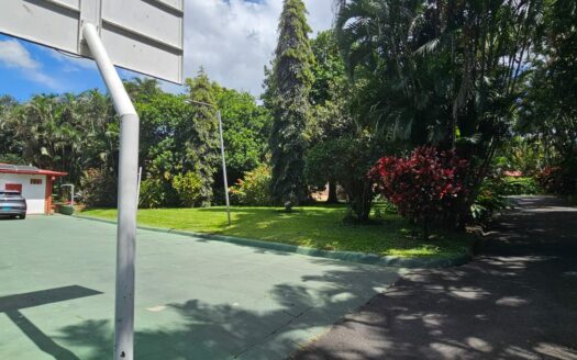 ¡USO DE SUELO MIXTO! Hermosa quinta en venta en El Roble con amplio terreno de 8.963 m2 y linda casa de una planta. COD. 138838