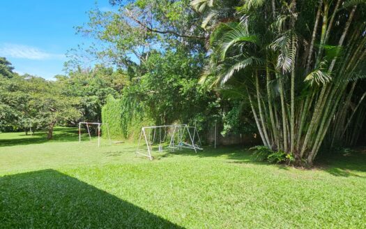 ¡USO DE SUELO MIXTO! Hermosa quinta en venta en El Roble con amplio terreno de 8.963 m2 y linda casa de una planta. COD. 138838