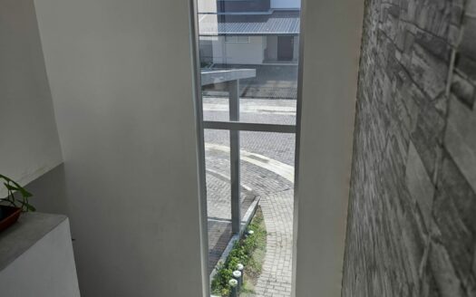 ¡OPORTUNIDAD! Casa en venta en Condominio Hacienda El Coyol, hermosa, moderna y con amplias amenidades. COD. 139621