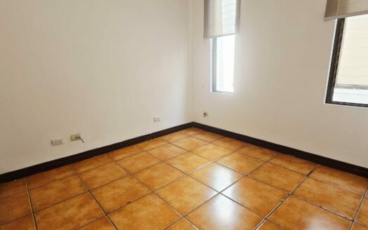 ¡REMATE BANCARIO, PRECIO DE OPORTUNIDAD! Casa en Venta en Condominio en Alajuela Centro, Amplia de 1 Planta y 5 Habitaciones. COD. 139647