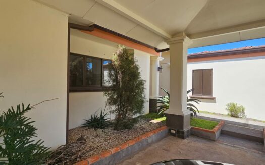 ¡REMATE BANCARIO, PRECIO DE OPORTUNIDAD! Casa en Venta en Condominio en Alajuela Centro, Amplia de 1 Planta y 5 Habitaciones. COD. 139647