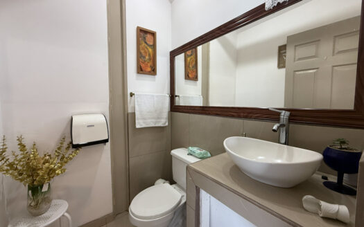 Hermosa Casa de 2 Niveles Rodeada de Bosque y Vegetación en Las Nubes de Coronado COD 138145