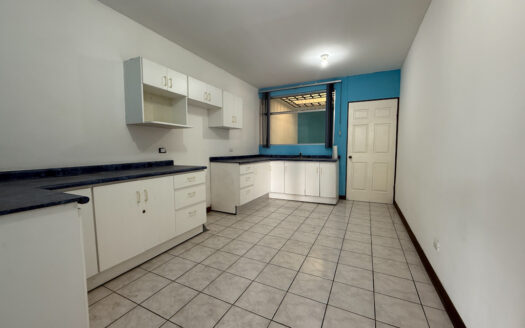 Oportunidad de Propiedad ideal para Casa, Oficinas o Comercio en Guadalupe, Goicoechea COD 139105