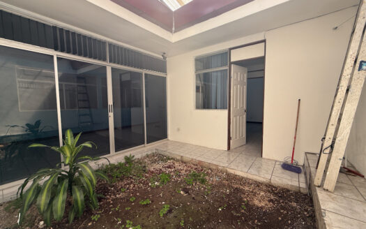 Oportunidad de Propiedad ideal para Casa, Oficinas o Comercio en Guadalupe, Goicoechea COD 139105