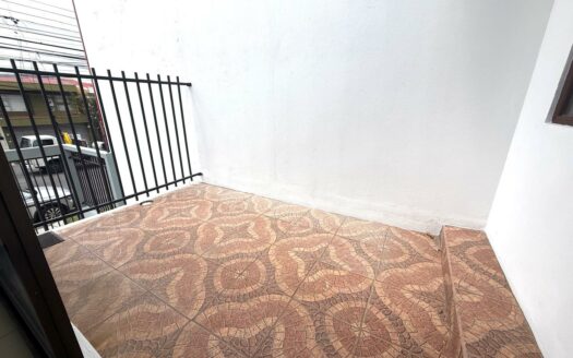 🏡 Casa en Alquiler en San Francisco de Heredia, Cerca del Hospital Nuevo – Amplios Espacios. Cochera para 4 Carros. Código 138629