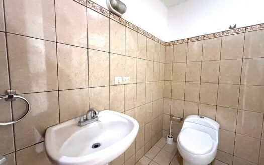 🏡 Casa en Alquiler en San Francisco de Heredia, Cerca del Hospital Nuevo – Amplios Espacios. Cochera para 4 Carros. Código 138629