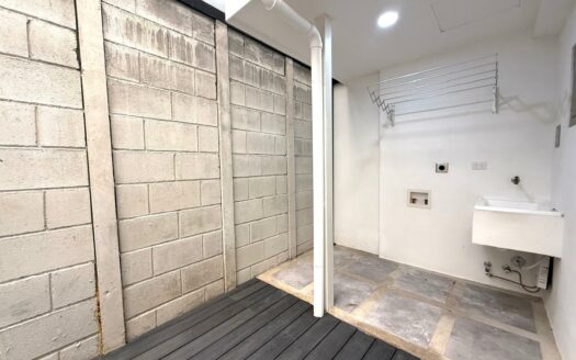 Casa en Venta en San Pablo de Heredia, Amplio Parqueo, Desocupada y como Nueva. Moderna y en Condominio con Amenidades. Código 138678