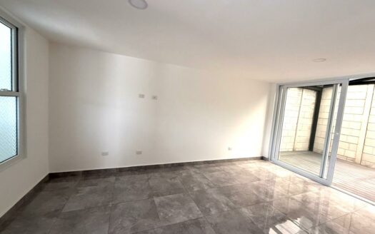 Casa en Venta en San Pablo de Heredia, Amplio Parqueo, Desocupada y como Nueva. Moderna y en Condominio con Amenidades. Código 138678