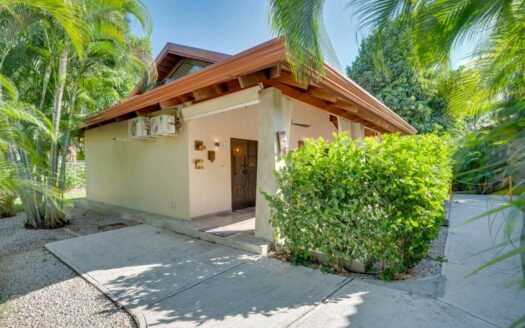 🌿 Villa Boutique en Potrero — 2 Habitaciones, 2 Baños | Amoblada y Renovada COD:139350