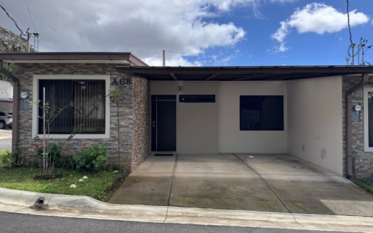 Guayabos de Curridabat: Casa de Una Planta en Condominio con 3 Habitaciones. 85 Millones de Colones. Oportunidad! #140456