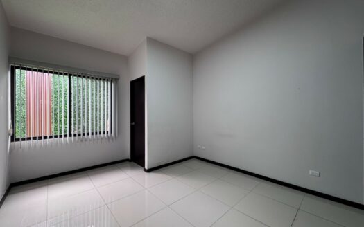 Guayabos de Curridabat: Casa de Una Planta en Condominio con 3 Habitaciones. 85 Millones de Colones. Oportunidad! #140456