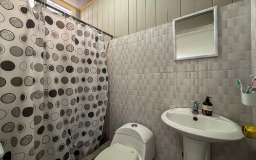 Casa en venta en Zapote – Esquinera, de una planta y con jardín cod. 140065