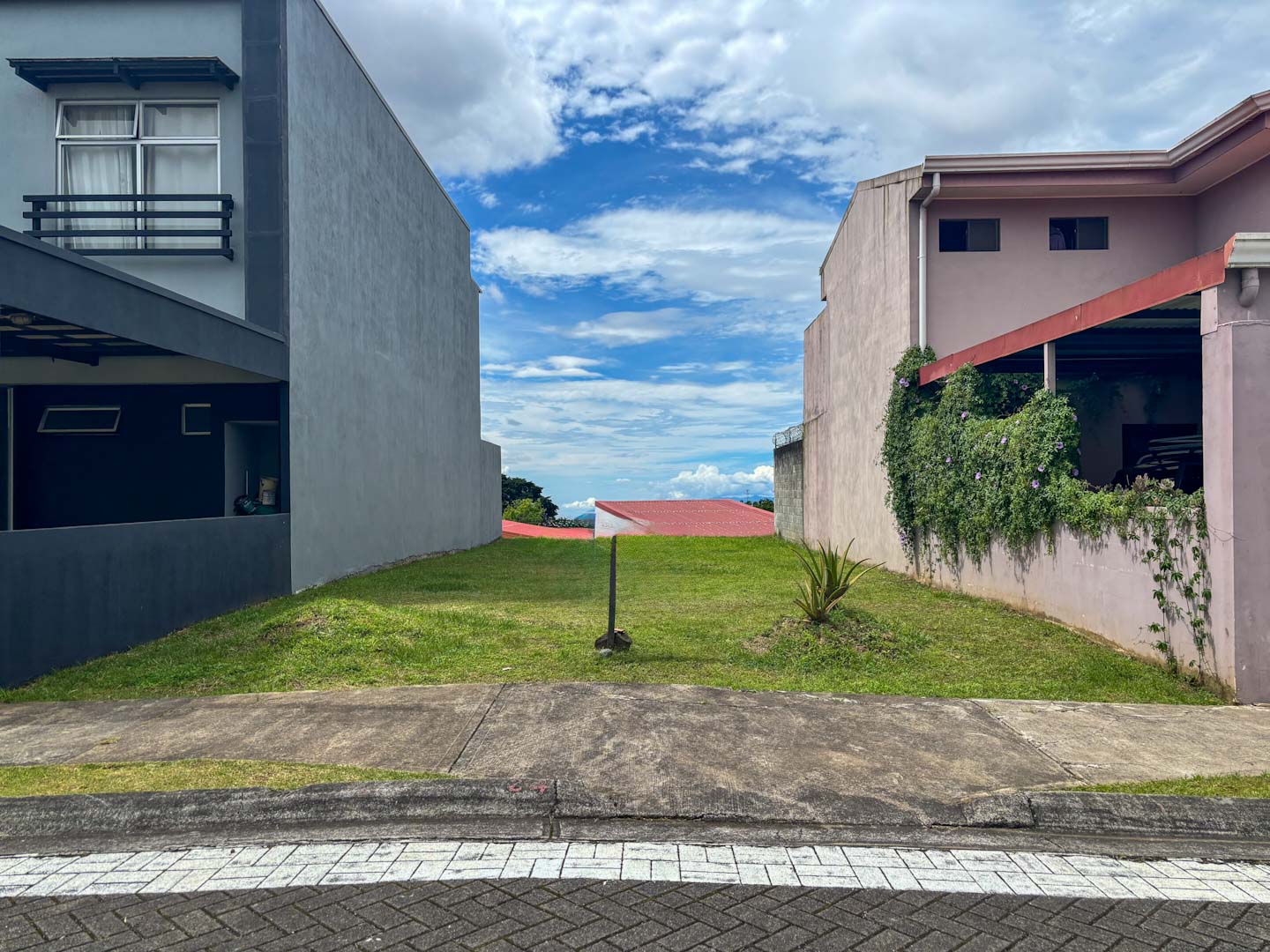 Lote en Venta en Condominio Lomas de Montes de Oca, Plano con Vista cod.140253