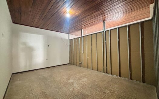 Local Comercial en Alquiler en Sabanilla con Amplio Parqueo y Excelente Exposición cod.140649