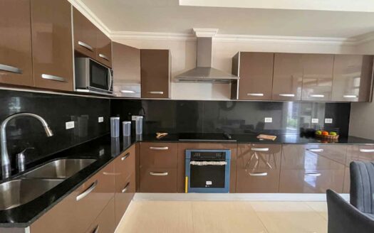 Apartamento de 2 habitaciones en venta en La Sabana, amplio y frente al parque COD#140678