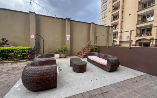 Apartamento de 2 habitaciones en venta en La Sabana, amplio y frente al parque COD#140678