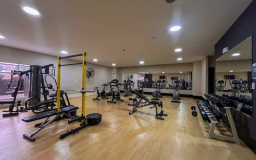 Apartamento de 2 habitaciones en venta en La Sabana, amplio y frente al parque COD#140678